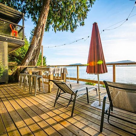 Waterfront Cottage With Superb Coastline Views West Vancouver Exteriér fotografie