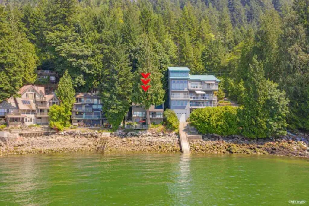 Waterfront Cottage With Superb Coastline Views West Vancouver Exteriér fotografie