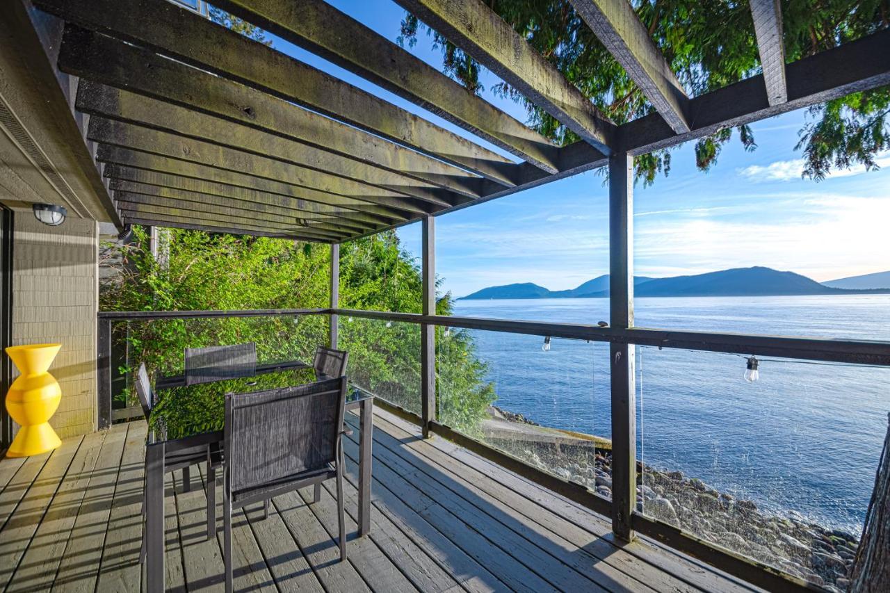 Waterfront Cottage With Superb Coastline Views West Vancouver Exteriér fotografie